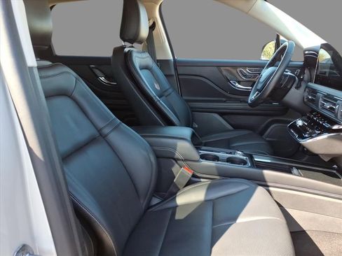 Used 2024 Lincoln Corsair Reserve w/ Jet Appearance Package image 13