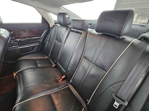 Used 2019 Jaguar XJ R-Sport image 17