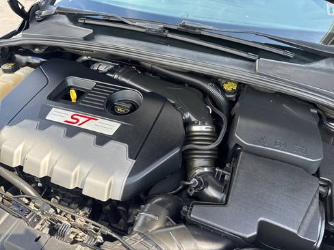 Used 2018 Ford Focus ST FWD image 12