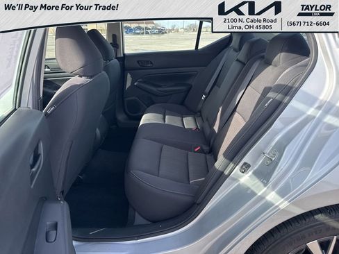 Used 2024 Nissan Altima 2.5 SV image 10