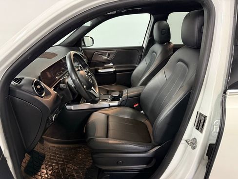 Used 2021 Mercedes-Benz GLB 250 4MATIC image 9