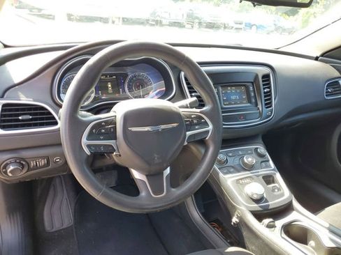 Used 2016 Chrysler 200 Limited image 12