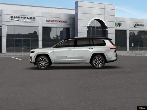 New 2026 Jeep Grand Cherokee L Summit AWD/4WD image 3