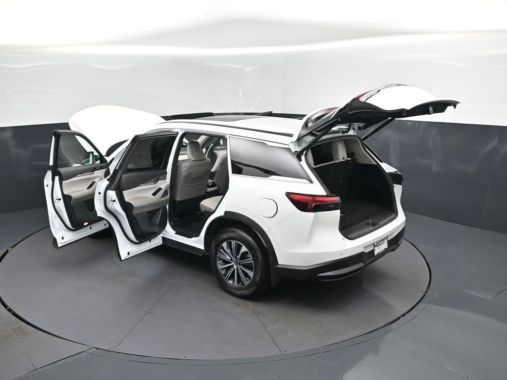 Used 2026 INFINITI QX60 Pure w/ Cargo Package FWD image 2