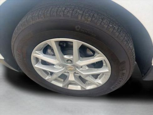 Used 2024 Chevrolet Equinox LS w/ LS Convenience Package FWD image 41