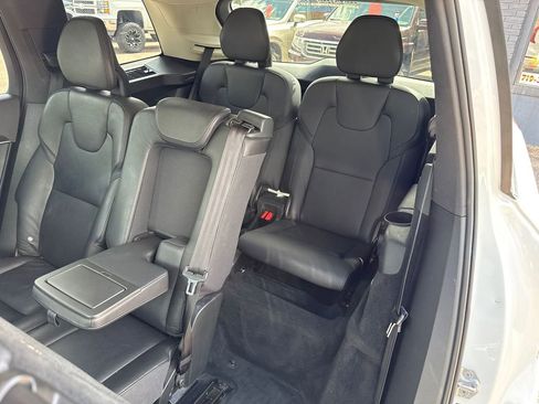 Used 2017 Volvo XC90 T6 Momentum w/ Vision Package AWD/4WD image 16