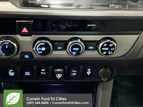 Used 2018 Toyota Tacoma 4x4 Double Cab image 9