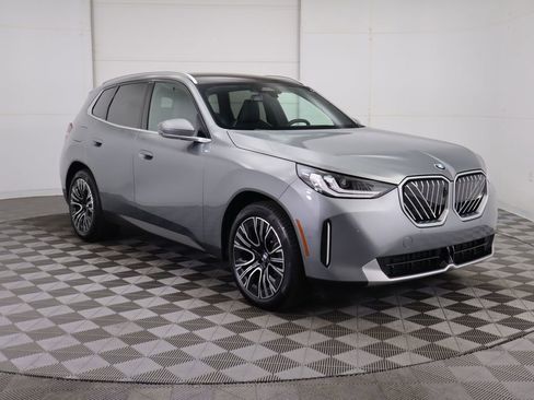 Certified 2025 BMW X3 xDrive30i w/ Premium Package image 4