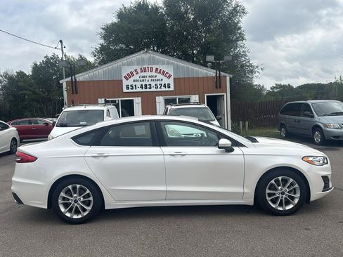 Used 2019 Ford Fusion SE FWD image 4