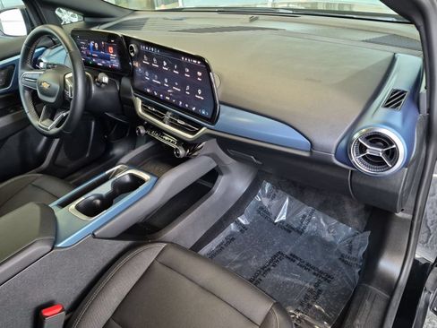 Used 2024 Chevrolet Equinox EV LT FWD image 28