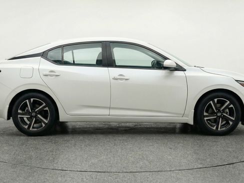 Used 2025 Nissan Sentra SV image 11