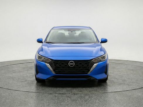 Used 2025 Nissan Sentra SV FWD image 2