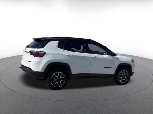 Used 2025 Jeep Compass Trailhawk image 14