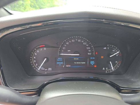 Used 2017 Cadillac XT5 Luxury w/ Driver Awareness Package FWD image 8
