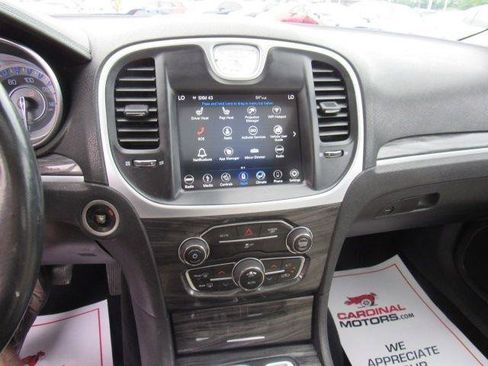 Used 2019 Chrysler 300 Touring L w/ Quick Order Package 22F AWD/4WD image 30