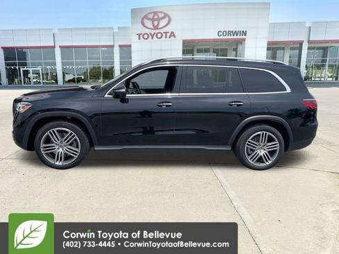Used 2025 Mercedes-Benz GLS 450 4MATIC image 2