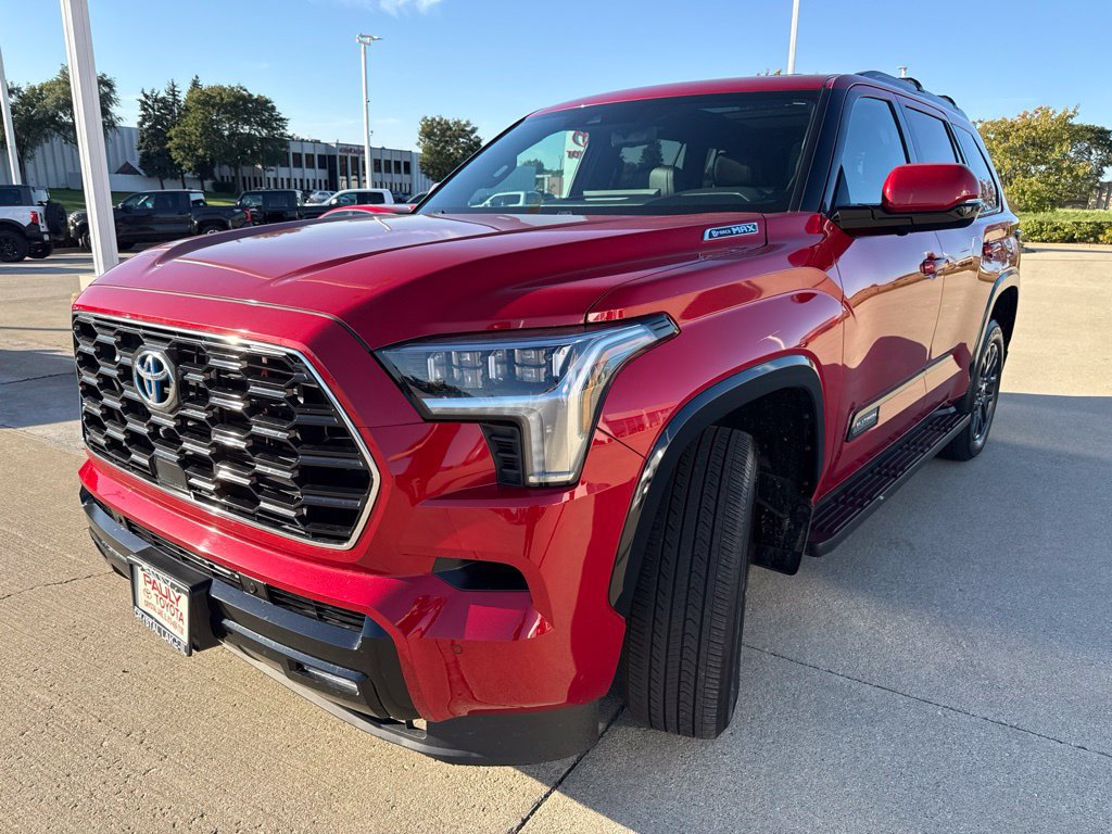 Used 2023 Toyota Sequoia Platinum AWD/4WD image 6