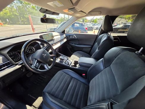 Used 2023 Mitsubishi Outlander SE FWD image 10