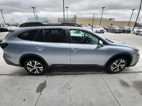 Used 2022 Subaru Outback Limited image 4