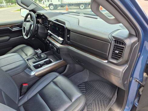 Used 2024 Chevrolet Silverado 1500 LT Trail Boss w/ Convenience Package II AWD/4WD image 22