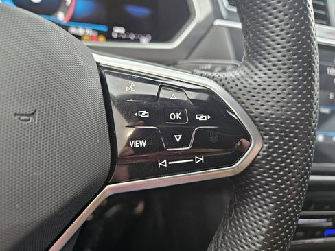 Used 2024 Volkswagen Tiguan SE R-Line image 26