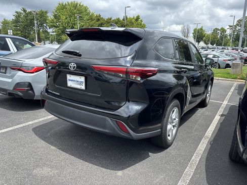Used 2023 Toyota Highlander L FWD image 25