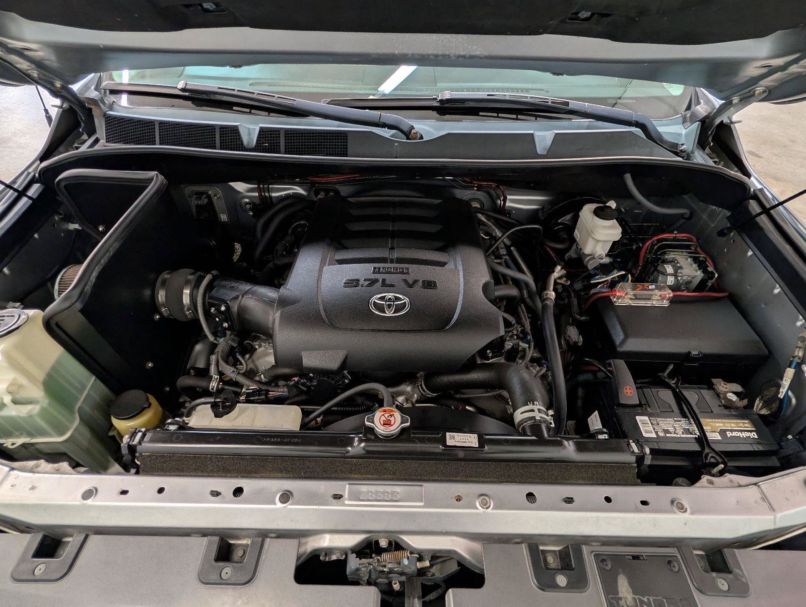Used 2018 Toyota Tundra SR5 w/ SR5 Upgrade Package AWD/4WD image 32