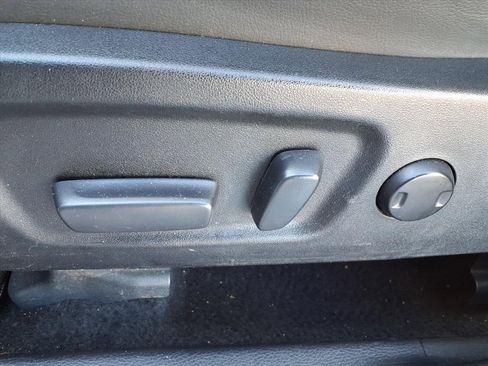 Used 2017 Toyota Highlander Limited image 14