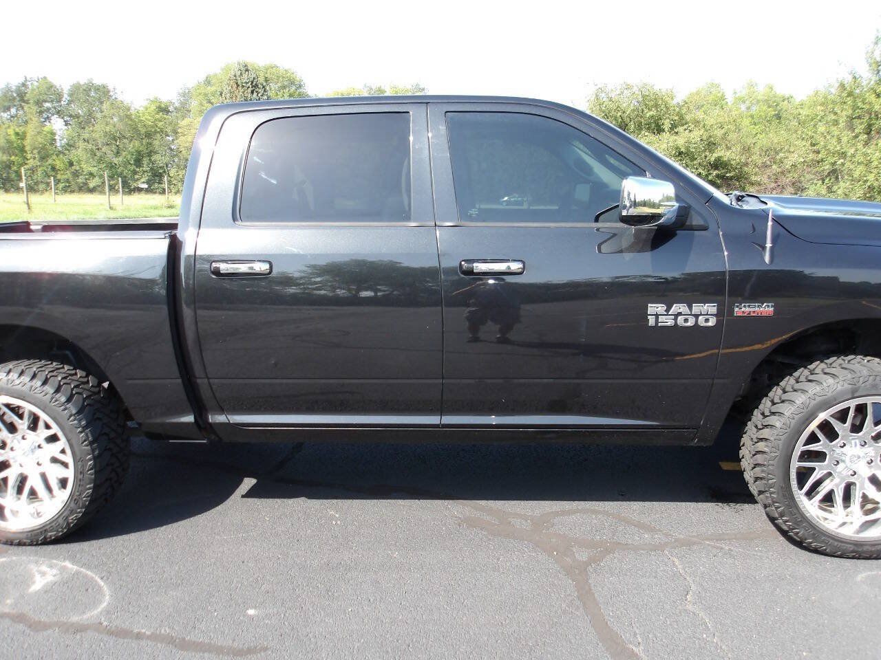 Used 2016 RAM 1500 Laramie w/ Convenience Group AWD/4WD image 39