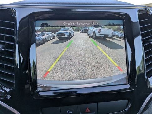 Used 2020 Jeep Cherokee Limited AWD/4WD image 13