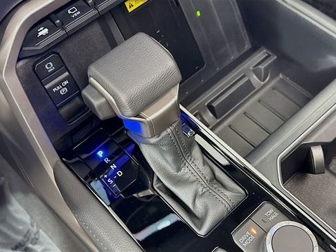 Used 2024 Toyota Tundra Limited image 17
