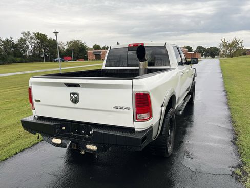 Used 2014 RAM 1500 Laramie w/ Convenience Group image 8