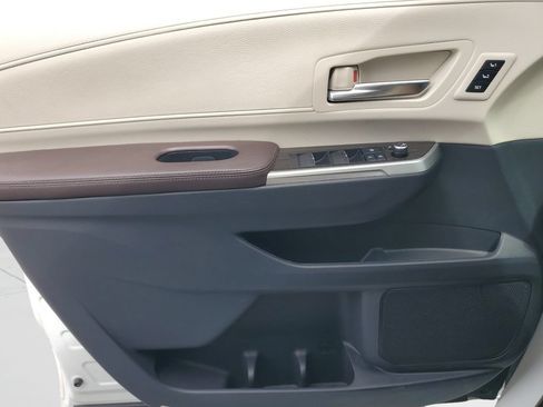 Used 2021 Toyota Sienna Platinum AWD/4WD image 20
