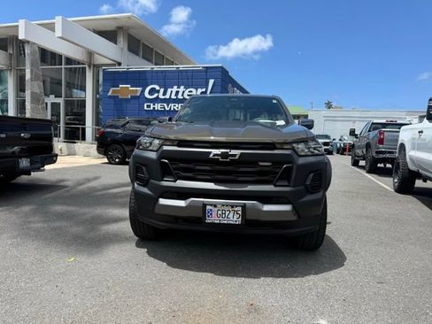 Used 2025 Chevrolet Colorado Trail Boss AWD/4WD image 2