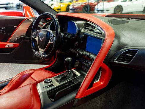 Used 2015 Chevrolet Corvette Z06 w/ 3LZ Preferred Equipment Group image 13