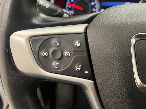 Used 2024 GMC Terrain SLT AWD/4WD image 36