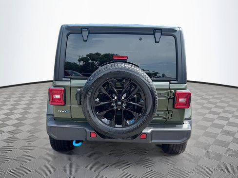Used 2023 Jeep Wrangler Unlimited Sahara w/ Cold Weather Group AWD/4WD image 7