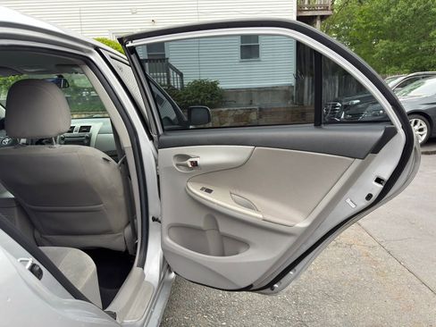 Used 2011 Toyota Corolla LE FWD image 17