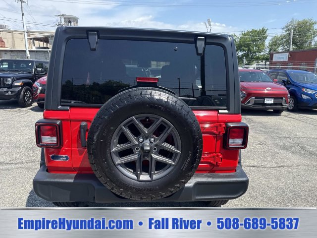 Used 2024 Jeep Wrangler Unlimited Sport AWD/4WD image 4