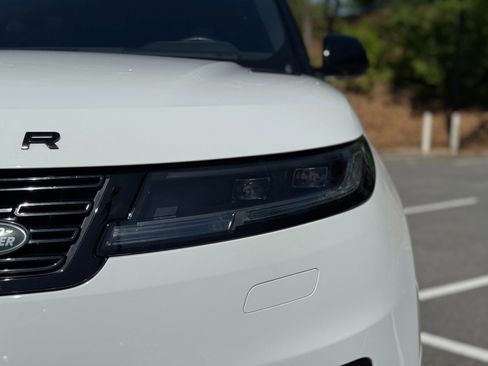 Used 2023 Land Rover Range Rover Sport SE Dynamic AWD/4WD image 18