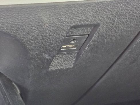 Used 2020 Toyota Corolla LE image 19