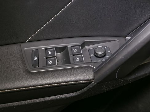 Certified 2023 Volkswagen Tiguan SE image 42