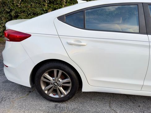 Used 2017 Hyundai Elantra SE w/ SE A/T Tech Package 03 image 9