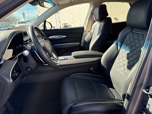 Used 2025 Genesis Electrified GV70 Advanced w/ Prestige Package image 23