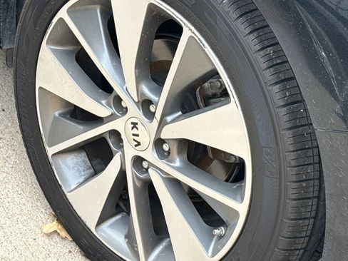 Used 2018 Kia Optima S w/ 18" Alloy Wheels Package image 8