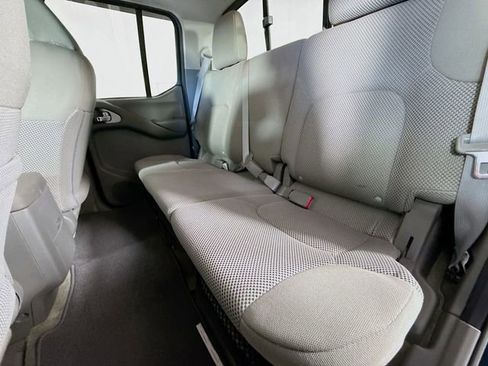 Used 2017 Nissan Frontier SV w/ SV Value Truck Package AWD/4WD image 25