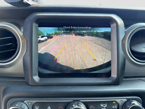Used 2023 Jeep Wrangler Sport AWD/4WD image 18