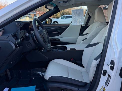 Used 2024 Lexus ES 350 Premium image 11