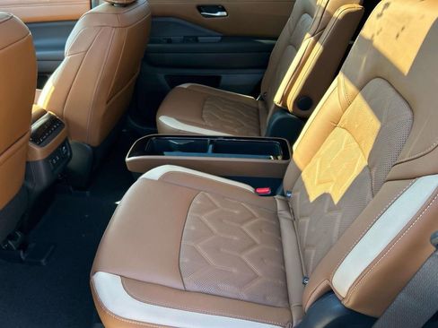 New 2026 Nissan Pathfinder Platinum AWD/4WD image 21