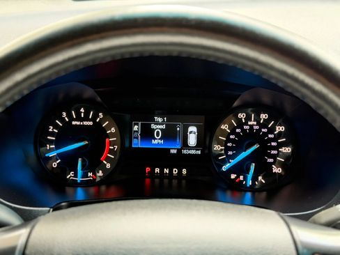 Used 2016 Ford Explorer XLT AWD/4WD image 18